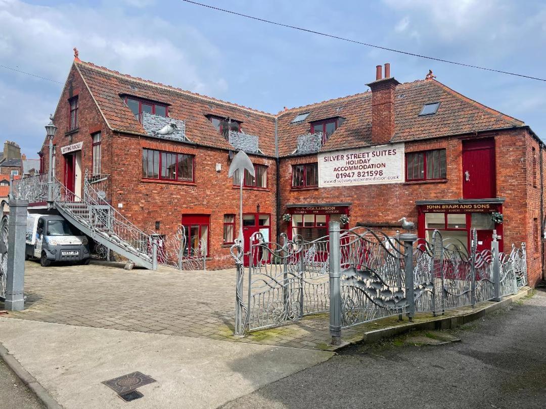 Silver Street Suites Whitby Buitenkant foto