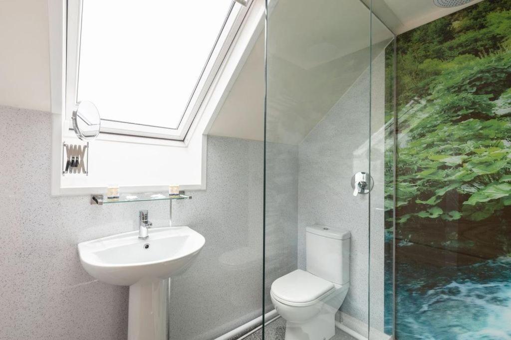 Silver Street Suites Whitby Buitenkant foto