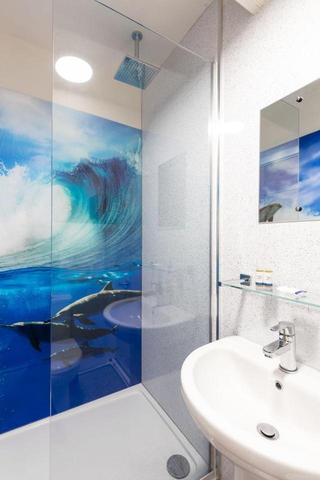Silver Street Suites Whitby Buitenkant foto