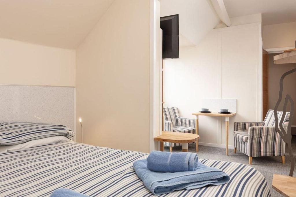 Silver Street Suites Whitby Buitenkant foto