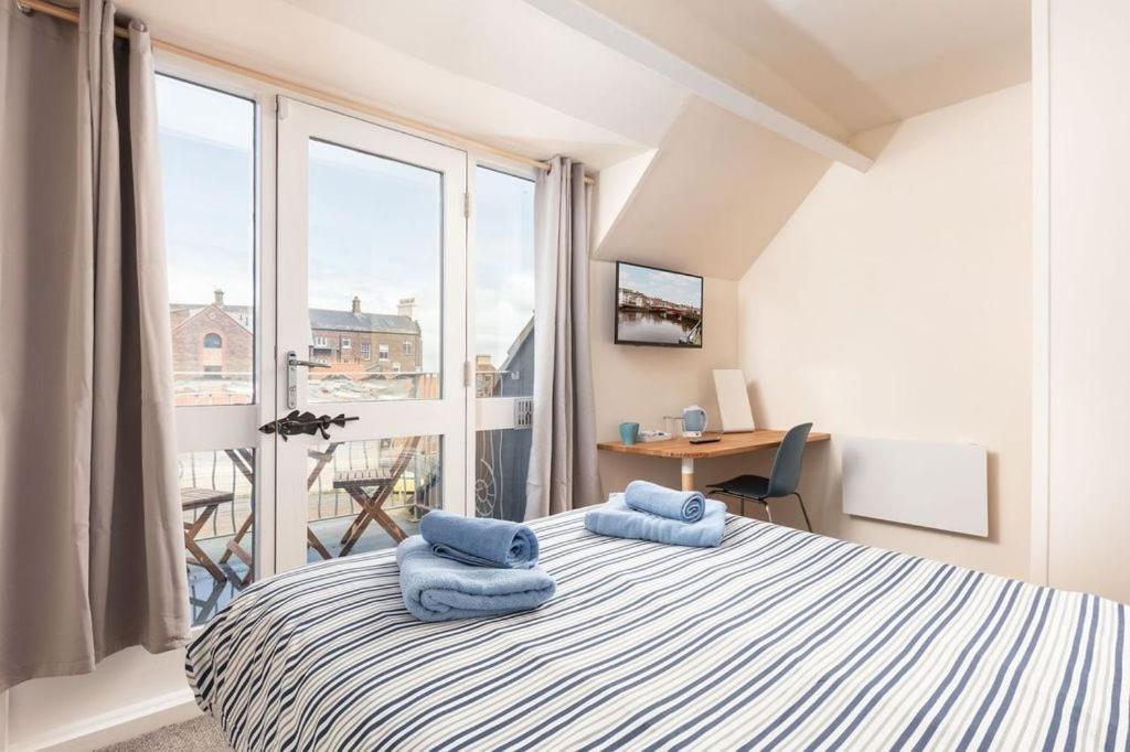 Silver Street Suites Whitby Buitenkant foto