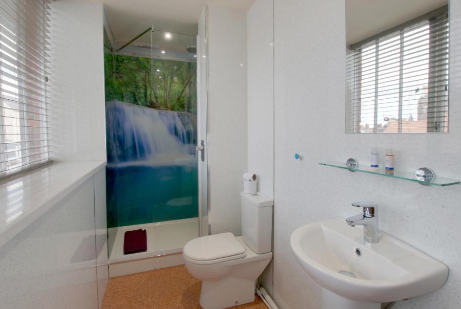 Silver Street Suites Whitby Buitenkant foto