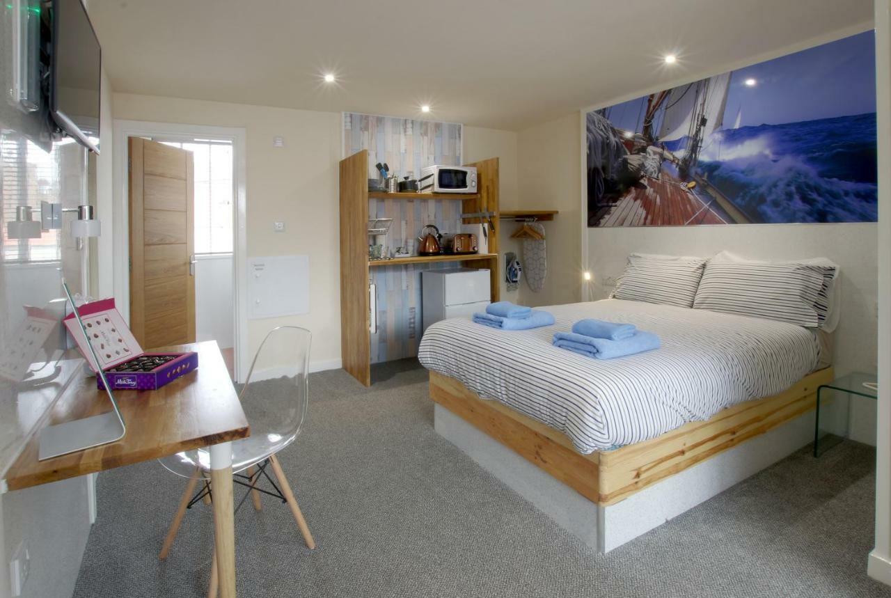 Silver Street Suites Whitby Buitenkant foto